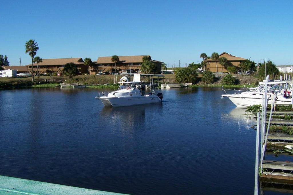 קלוויסטון Roland Martin Marina/Resort מראה חיצוני תמונה